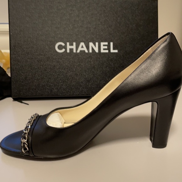 Chanel open lamb skin pumps - Picture 4 of 9